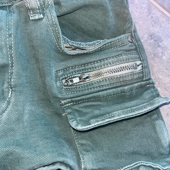 Fashion Nova Green Cargo Shorts with Distressed Hem - Picture 6 of 6